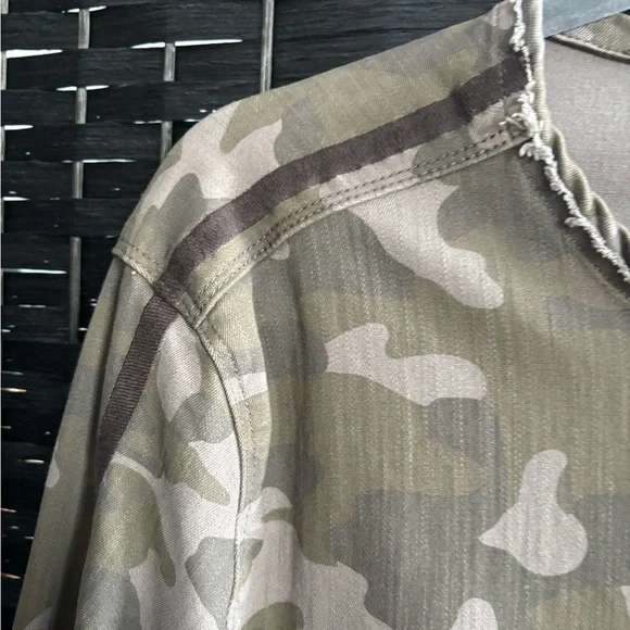 Skinny girl Camouflage Denim Jacket - Picture 2 of 5